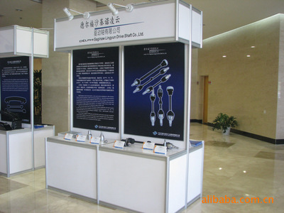 鋁合金展示柜與貨柜 價(jià)格、廠家與服務(wù)全解析——武漢榮華展示服務(wù)